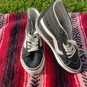 Vans Black and White Sk8-Hi